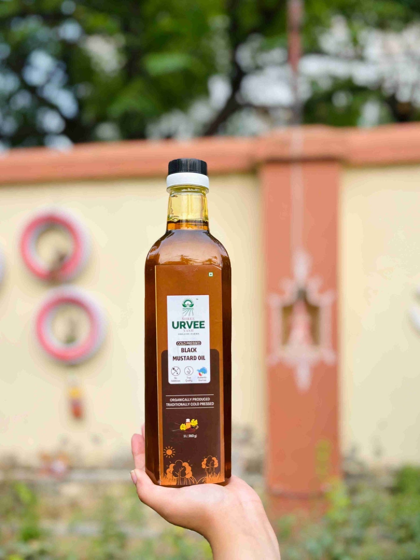 Wood Pressed Black Mustard Oil - Urvee Organic Farms